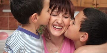 Γιορτή για τη μητέρα από την Αγωνιστική Κίνηση Γυναικών Κοζάνης