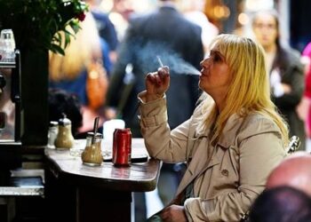 Μελβούρνη: «Κόβει» το κάπνισμα… ακόμη και στους δρόμους και τα πεζοδρόμια