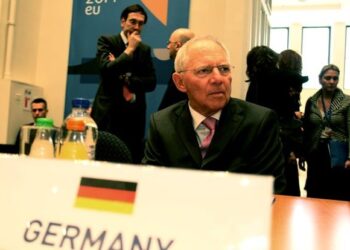 Deutsche Welle: Ο Σόιμπλε δεν ζήτησε έξοδο της Ελλάδας από το ευρώ