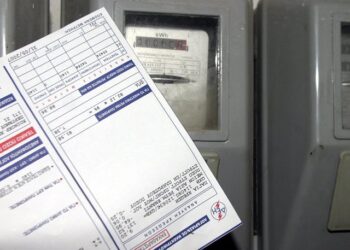 Ηλεκτρικό ρεύμα: Μειώνονται τα πάγια – Αυξήσεις στην κατανάλωση