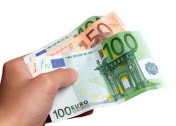 Μικρές αυξήσεις σε όλους τους μισθούς από τον Ιούλιο – Δείτε ποιες εισφορές μειώνονται