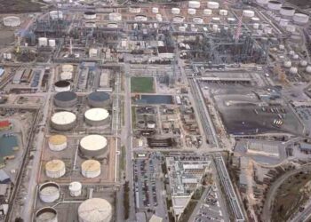 Σύνδεση του διυλιστηρίου Ασπροπύργου με το δίκτυο φυσικού αερίου