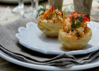 Αγκινάρες γεμιστές με γαρίδες