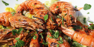 Γαρίδες στο φούρνο με ούζο και φινόκιο