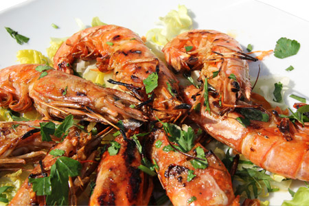 Γαρίδες στο φούρνο με ούζο και φινόκιο