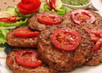 Αρνίσια μπιφτέκια με θυμάρι, τζίντζερ και καυτερή πιπεριά