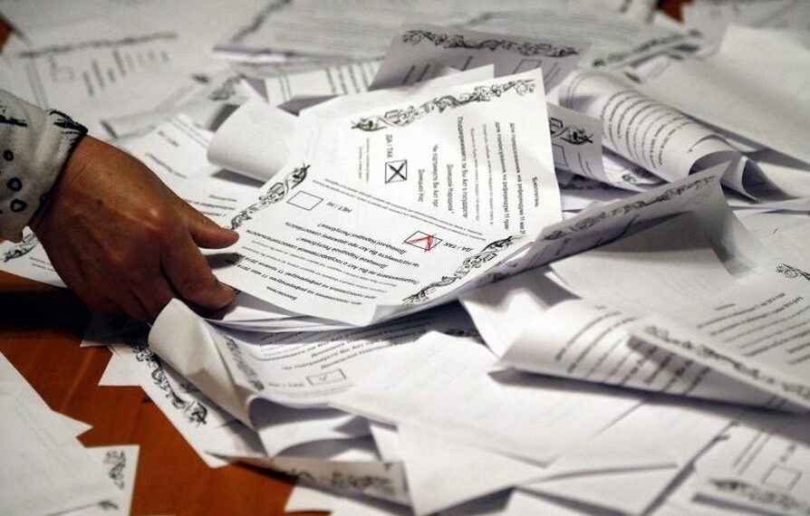 Απορρίπτουν τα δημοψηφίσματα στην ανατολική Ουκρανία οι ΥΠΕΞ της ΕΕ