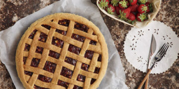 Πάστα φλόρα µε µαρµελάδα φράουλα