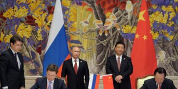 Συμφωνία-μαμούθ Ρωσίας με Κίνα για φυσικό αέριο