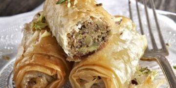 Ρολάκια με φυστίκι Αιγίνης σιροπιαστά