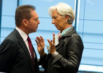 Η μυστική συνάντηση Λαγκάρντ – Στουρνάρα για το χρέος στο Παρίσι