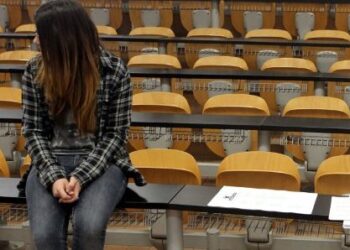 Τέλος οι αιώνιοι φοιτητές το Σεπτέμβριο -Λοβέρδος: Θα καθαρίσουν τα μητρώα ΑΕΙ και ΤΕΙ