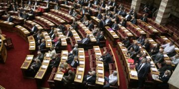 Βουλή: Πρόωρη λήξη εργασιών της Ολομέλειας «εδώ και τώρα»