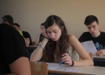 Πανελλήνιες: Άνοδο των βάσεων δείχνουν οι επιδόσεις των υποψηφίων