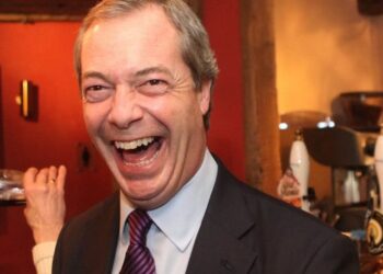 Προκαλεί ο Φάρατζ: Όταν η Ελλάδα βγει από το ευρώ, θα πάω εκεί για φθηνές διακοπές