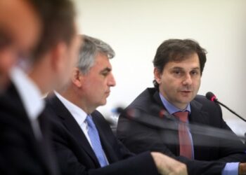 Ποιος θέλει να γίνει… Θεοχάρης; Αναρτήθηκε η προκήρυξη για τον νέο Γ.Γ. Εσόδων