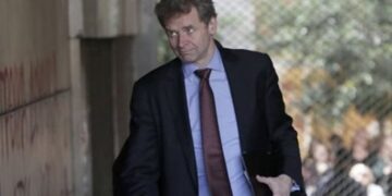 Γιατί το ΔΝΤ αναβάλλει τη δημοσιοποίηση της έκθεσης για την Ελλάδα