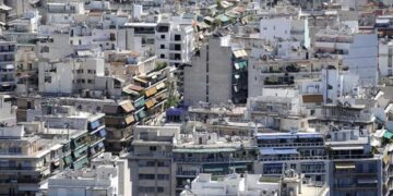 Λύση για τον φόρο ιδιοκατοίκησης ψάχνει το υπουργείο Οικονομικών