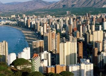 Μανιάτης: Η Ελλάδα δεν θα ακολουθήσει το μοντέλο παράκτιας ανάπτυξης της Ισπανίας