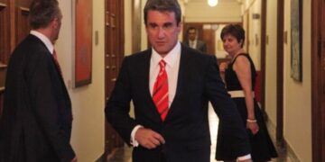 Λοβέρδος – πρυτάνεις: Κανείς διοικητικός υπάλληλος των ΑΕΙ δεν χάνει τη δουλειά του