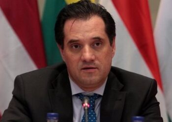 Επαναφορά του πλαφόν στη συνταγογράφηση από τον Γεωργιάδη