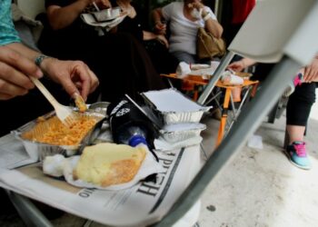 160.000 στην Ελλάδα δεν έχουν να φάνε! 17.000 ζούνε από τα συσσίτια