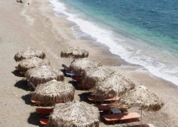 Βγάζουν τους δήμους από το «παιχνίδι» των απευθείας μισθώσεων παραλιών – Όλα στα χέρια του υπουργείου Οικονομικών