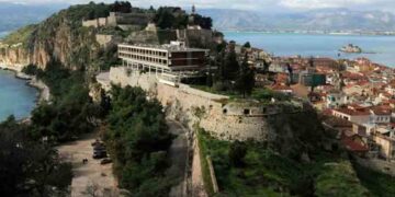 Τα ακίνητα του Δημοσίου που μεταβιβάζονται στο ΤΑΙΠΕΔ