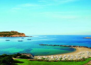 Φρένο στην παραχώρηση τριών παραλιακών ακινήτων στο ΤΑΙΠΕΔ