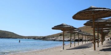 ΣΥΡΙΖΑ: Ξεπουλάνε όσο-όσο τον φυσικό πλούτο των Κυκλάδων – Ποιες είναι οι παραλίες προς πώληση