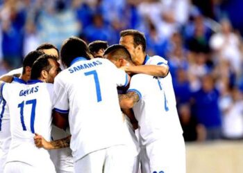 «Βουτά» στα βαθιά η Εθνική