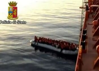 Βίντεο-σοκ: Μετανάστες πνίγονται σε σύγκρουση λέμβου με πετρελαιοφόρο