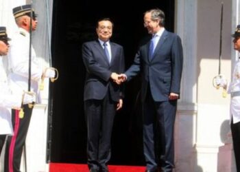 Στην Αθήνα έφτασε ο Κινέζος πρωθυπουργός Λι Κετσιάνγκ