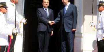 Στην Αθήνα έφτασε ο Κινέζος πρωθυπουργός Λι Κετσιάνγκ