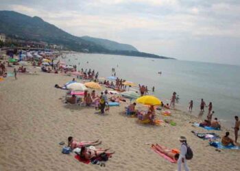 ΚΕΝΤΡΟ ΠΡΟΣΤΑΣΙΑΣ ΚΑΤΑΝΑΛΩΤΩΝ (ΚΕΠΚΑ) ΔΥΤ. ΜΑΚΕΔΟΝΙΑΣ: Διακοπές και Κίνδυνοι