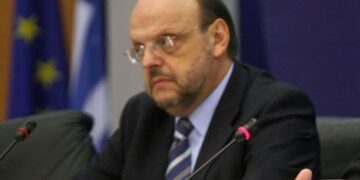 Αντώναρος: Δεν ενδιαφέρεται για Πρόεδρος της Δημοκρατίας ο Καραμανλής