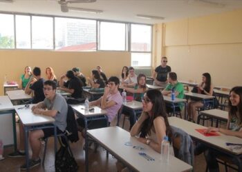 Πανελλαδικές: Ευκολότερα από πέρυσι τα θέματα σε Αρχαία και Μαθηματικά
