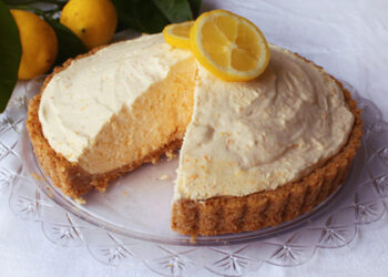 Τάρτα µε σεµιφρέντο λεµόνι