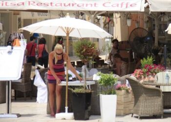 Πάνω από 600.000 Έλληνες πρέπει να αλλάξουν πόλη ή κλάδο για να βρουν δουλειά