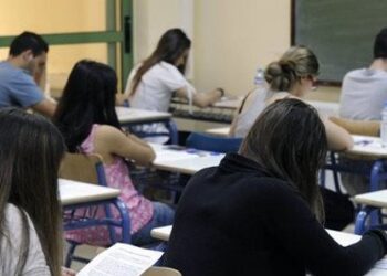 «Σφαγή» στις εξετάσεις της Α’ Λυκείου με την Τράπεζα Θεμάτων -Δεκάδες παιδιά μένουν στην ίδια τάξη