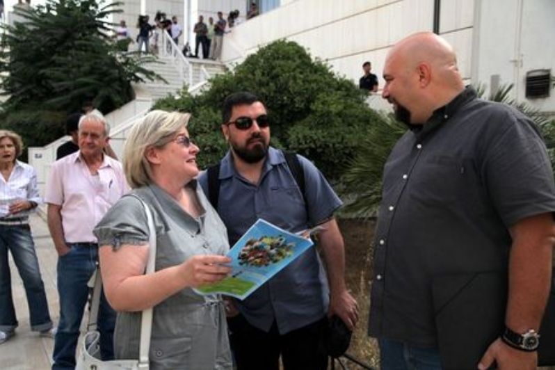 Σε κατ’ οίκον περιορισμό προσωρινά η Ελένη Ζαρούλια. Ο Εισαγγελέας ζητά την προφυλάκιση της