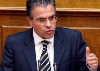 Με… SMS καλεί ο Ντινόπουλος τις δημοτικές επιχειρήσεις να απογραφούν