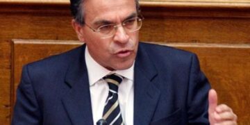 Με… SMS καλεί ο Ντινόπουλος τις δημοτικές επιχειρήσεις να απογραφούν