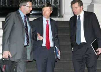 Η ατζέντα στις συζητήσεις με την Τρόικα: Μετά τη ΔΕΗ οι αιγιαλοί και τα δάση