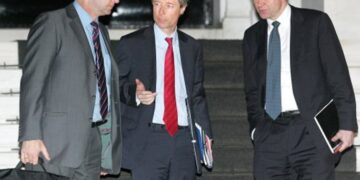 Η ατζέντα στις συζητήσεις με την Τρόικα: Μετά τη ΔΕΗ οι αιγιαλοί και τα δάση