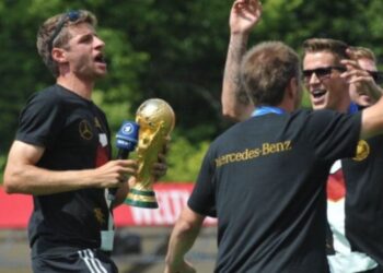 Έσπασε το τρόπαιο του Μουντιάλ!