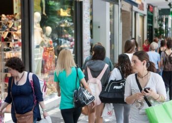 «Οχι» ανοικτά τα μαγαζιά τις Κυριακές λένε 15 ενώσεις καταναλωτών
