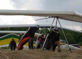 Ξεκινάνε οι πτήσεις των αιωροπτεριστών στην Παλιά Καστανιά, του δήμου Σερβίων – Βελβεντού