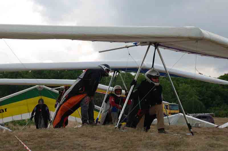 Ξεκινάνε οι πτήσεις των αιωροπτεριστών στην Παλιά Καστανιά, του δήμου Σερβίων – Βελβεντού