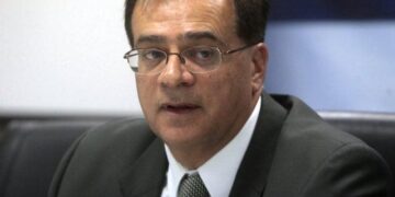 Χαρδούβελης προς υπουργούς: Μην χαλαρώνετε..